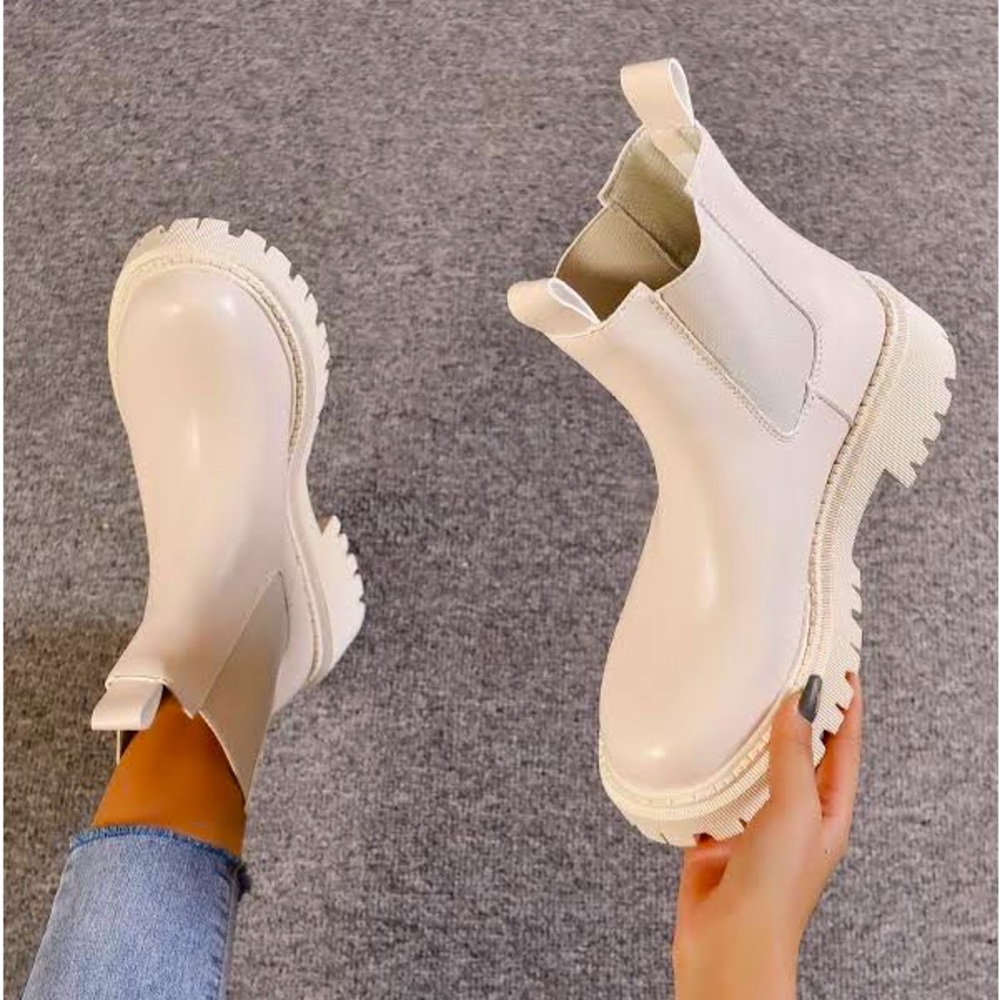 Chelsea boots